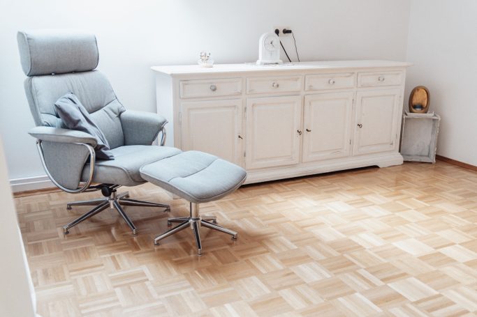 Wohnbereich Wohnzimmer mit Sideboard und gemütlicher Einrichtung